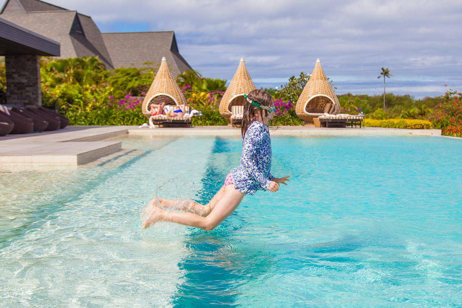 FIJI with JASON BELL-DAVEY | Qantas Holidays Head of Product Development | By the Sea with Three | Holidays with kids